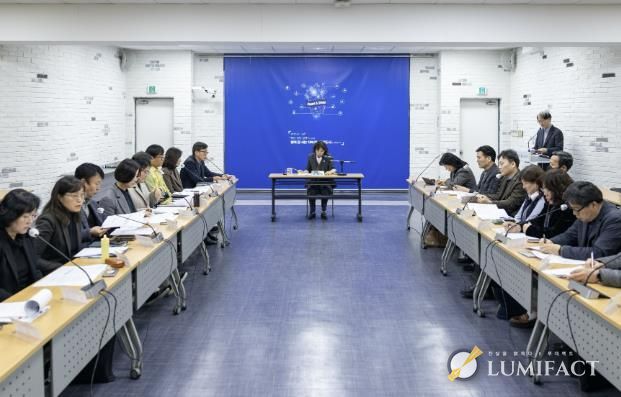 최혜민 광명시 부시장이 5일 오전 시청 중회의실에서 열린 '2026년 설 연휴 종합대책 보고회'를 주재하고 있다.