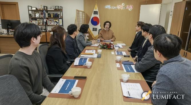 과천시 청년창업지원펀드 투자전략 보고회(사진 가운데 신계용 과천시장).